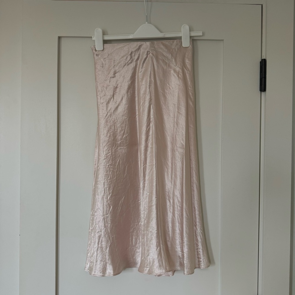 Aritzia Babaton slip satin midi skirt